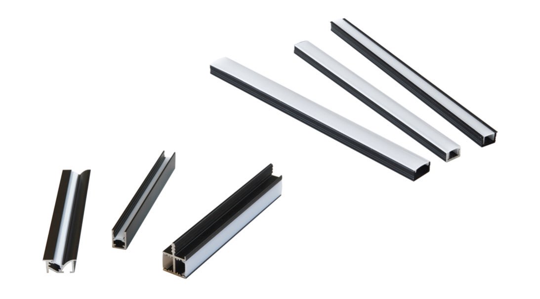 BLACK LINE de SC Herrajes.
 
La división LED Lighting del Grupo SC Herrajes lanza Black Line, Sistemas de Iluminación LED en color Negro que dan respuesta a las tendencias más actuales.
 
Toda la informacion en el siguiente link sc-herrajes.com/black-line-de-…