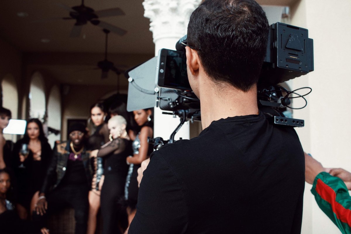 DollahDae's tweet photo. Female Models 21+ interested in
being casted in music videos be sure
To follow @Galaxy_Models for future
Opportunities and Paid assignments.
#GalaxyModelSearch #ModelSearch https://t.co/3yMl5Us9hK