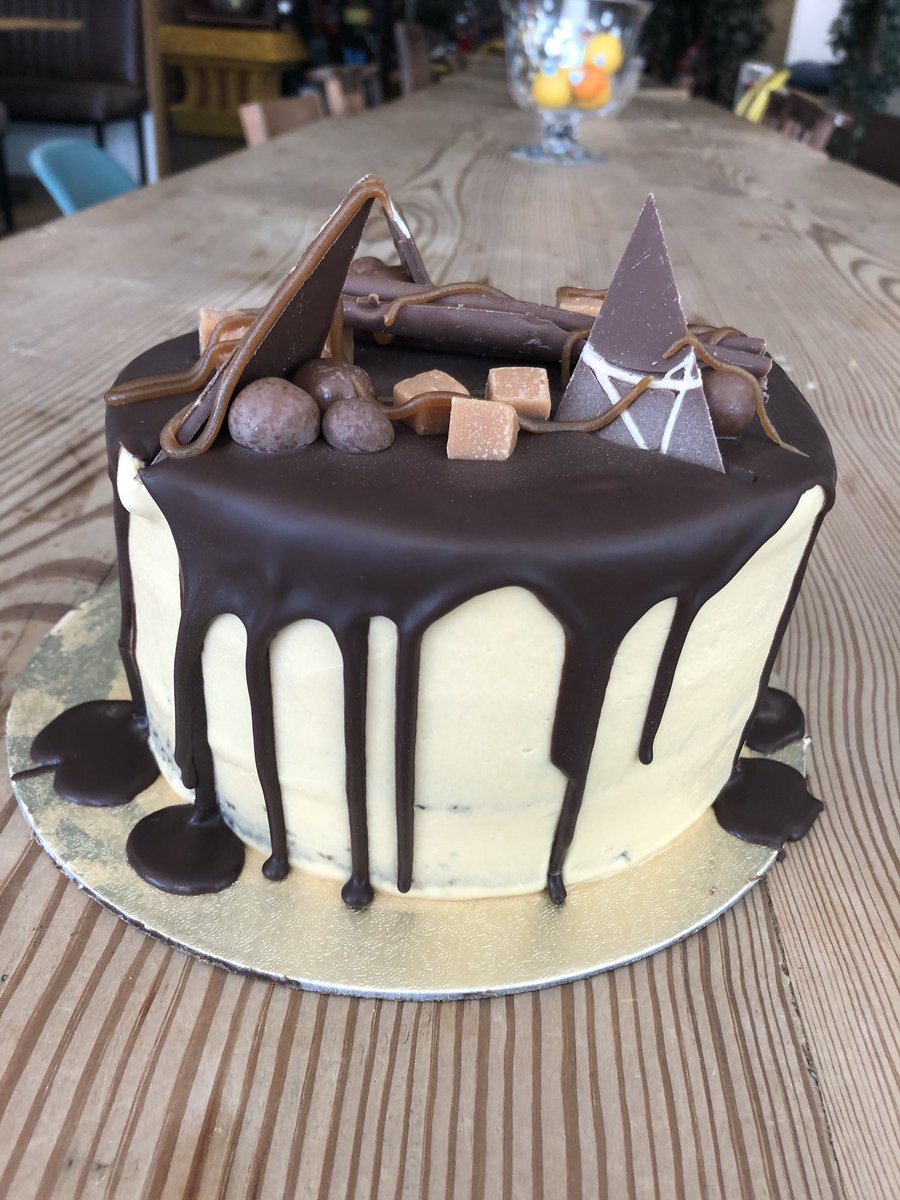 PlayMoshiKids's tweet photo. Dreaming of this amazing birthday cake from last week! #toogoodtocut #throwback #caketime #allthesugar https://t.co/KnAnvqbFPI