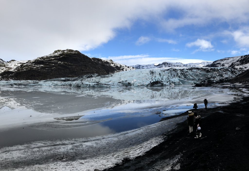 FramEarl's tweet photo. Glacier.... stunning https://t.co/q8duLsccK0