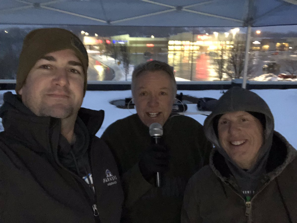 mix927radio's tweet photo. On the roof of @HyVee Gas today for @SOMissouri during Cops On Top with the @OsageBeachMO Police. Stop by and donate please. #cops on top. #GetThemDown https://t.co/WQmNlflUdR