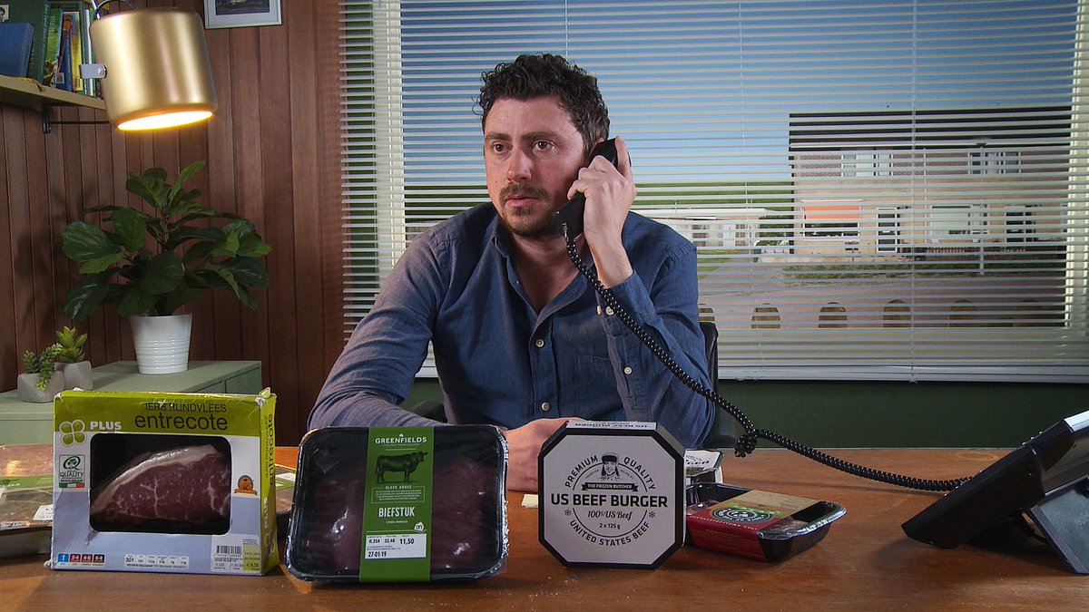 Rund: het staat al eeuwen op ons menu. Maar wat eet de koe zelf? We moeten tegenwoordig kiezen tussen grazers die enkel gras gegeten hebben of runderen die groot groeien op graan. Wat maakt het eigenlijk uit? De Keuringsdienst over vlees op dieet: donderdag om 20.25 uur op <a href="/NPO3/">NPO 3</a>