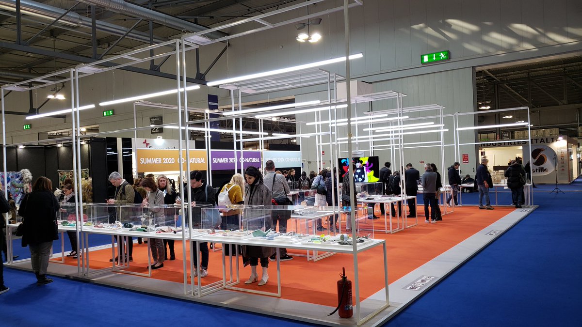 STYLEAMERICAmag's tweet photo. Estamos en #Lineapelle96 descubriendo las #tendencias 2020 en #cuero y nuevos #materiales y #componentes https://t.co/nSMMESCwFV