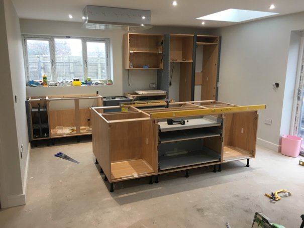 BasicallyTrade's tweet image. True Handleless kitchens are really popular at the moment so we thought that we'd highlight a clients installation over the next few days. Bespoke cabinets machined with exact routes to accomodate  Scilm rails.  👌 #handlelesskitchen #handleless #truehandlesskitchen #tombapws