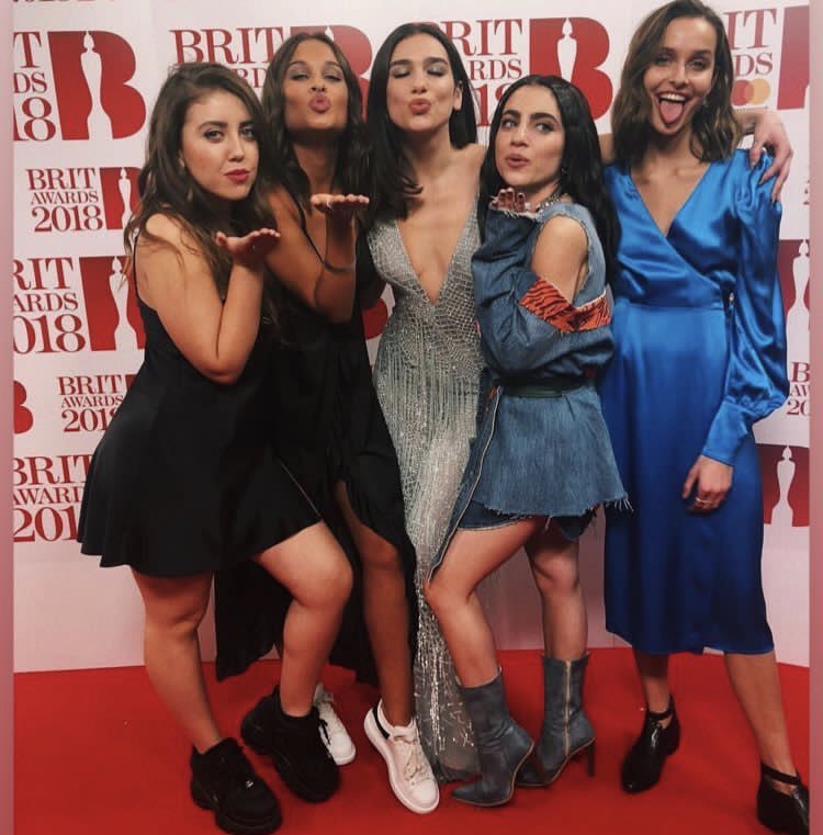 Quoi: British Awards 
Où: O2 Arena, Londres 🇬🇧 
Quand: ce soir à 21h (heure française) 
Comment: via YouTube ou Facebook des Brits