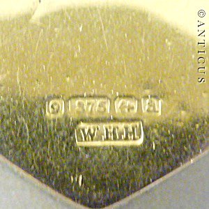 Pick of the day: Victorian Gold Shield-shaped Photo Locket tias.com/victorian-gold…