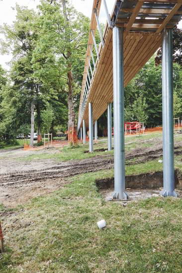 cyberarchi's tweet photo. Á Creil, grâce à une rampe urbaine comme solution à l’isolement, ce qui aurait pu être qu’une banale opération d’aménagement s’est mué en un véritable projet mettant en scène le paysage, les écosystèmes, les points de vue @creil60 
https://t.co/SmMhOnzl7x https://t.co/p7WsthNRYk