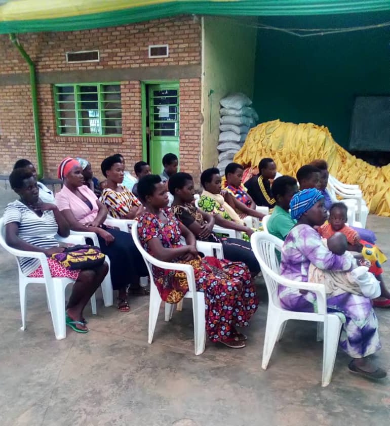 We are pleased to recruit other 50 young women from @Gasabo_District in Ndera Sector, who have had early and unwanted pregnancies.

We believe that teen mothers need love, support and guidance to deal with the challenges ahead.

#EarlyPregnancies
#HelpTeenMothers
#Rwanda #RwOT