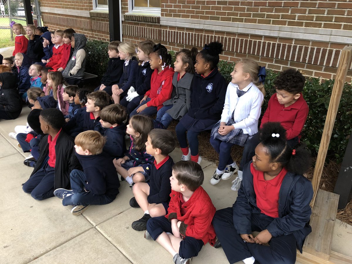 MilfordKClass's tweet photo. Thank you Yellow Hammer for speaking with our kindergarten students about entrepreneurship! @MilfordKClass @kindergartenkd @MaryBAustin  #NatlEshipweek https://t.co/UFth1Tlbmo