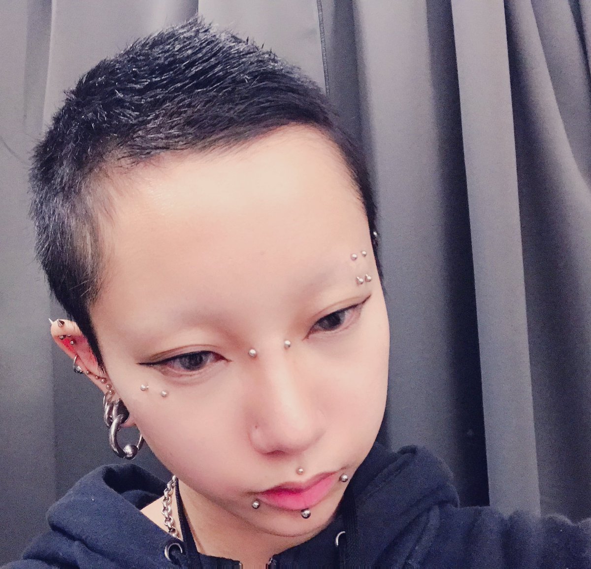 雛じゅうさん 坊主8週目 約2ヶ月 サイドは1ヶ月前に刈ったけどトップは2ヶ月間伸ばした長さです 来月辺りにまたバリアートやってもらおうと思っています 申し訳程度にムースのスタイリング剤付けてます メイクゲロ薄なのは 雛じゅうさん 坊主8週目 約2ヶ月 サイドは1ヶ月前に刈ったけどトップは2ヶ月間伸ばした長さです 来月辺りにまたバリアートやってもらおうと思っています 申し訳程度にムースのスタイリング剤付けてます メイクゲロ薄なのは