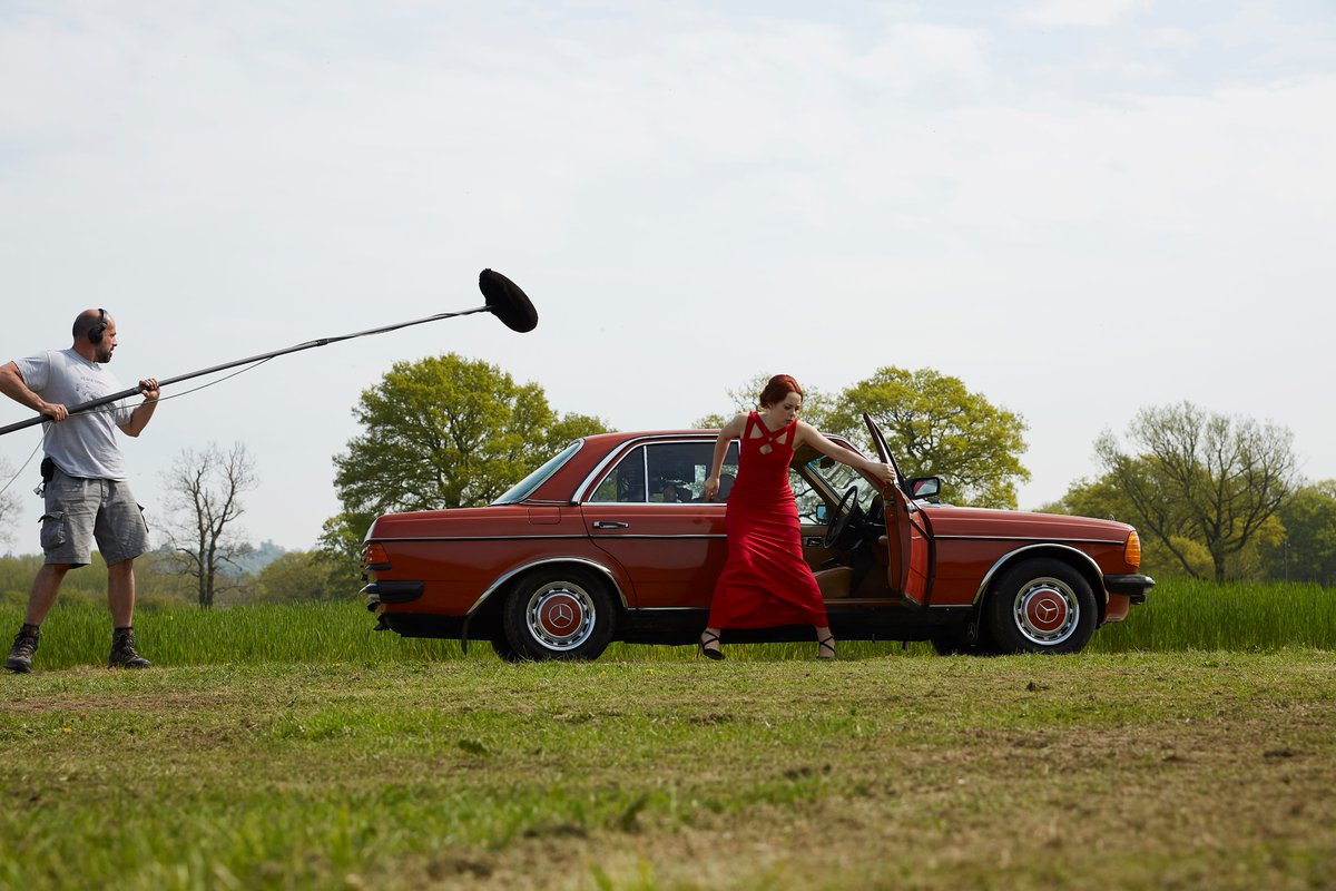 Can you imagine working as a 'Sound Boom Operator' all day long?
Edwin Weiss surely enjoys his job having worked on some very big and small productions. You gotta hand it to him and admire his strength especially in those shoulders and arms 😃