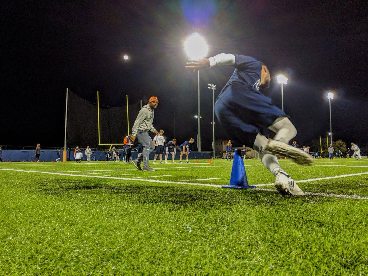 UTSA_FB_VIDEO's tweet photo. Elite Effort Everyday #BirdsUp https://t.co/L58UrCSYNW