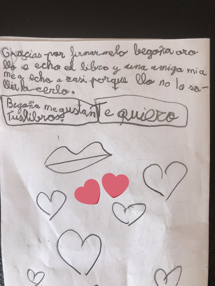 granduquesa's tweet image. A los autores de literatura para adultos se les admira; a los de #LIJ se nos quiere. 😊