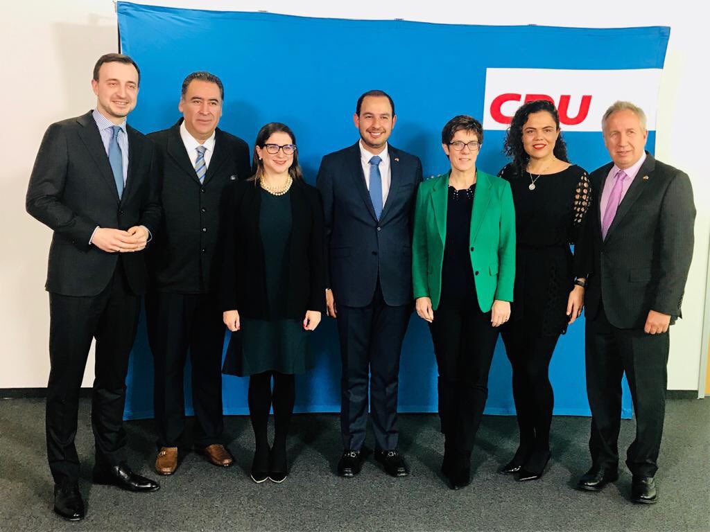 Nuestro Pdte. Nacional, <a href="/MarkoCortes/">Marko Cortés</a>, sostuvo en Alemania una reunión con su homóloga del Partido Unión Cristiano Demócrata <a href="/CDU/">CDU Deutschlands</a>, Annegret Kramp-Karrenbauer <a href="/akk/">A. Kramp-Karrenbauer</a>, donde ambos coincidieron en la necesidad de defender la democracia, las libertades y #DDHH: goo.gl/pvpXUM