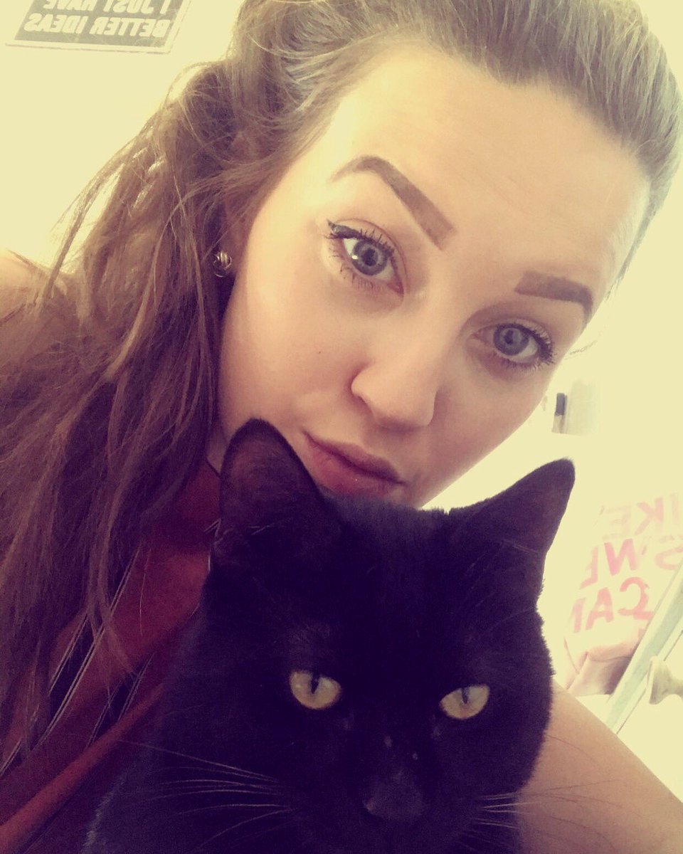 ames_rm's tweet image. #NationalLoveYourPetDay love you my babies