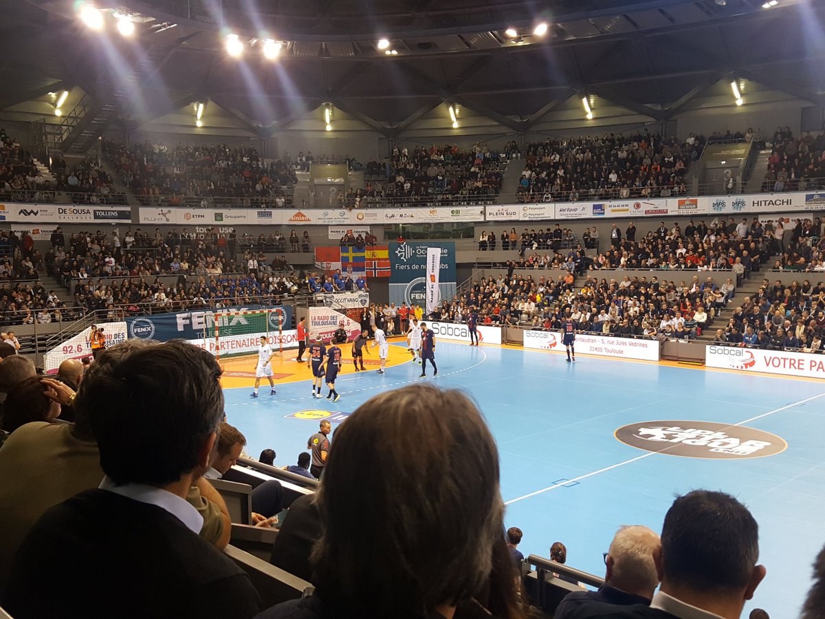 sforgeois's tweet photo. Le match est serré entre le @FENIX_HB et le @psghand #FENPSG #Handball https://t.co/nbhoaMIkPC
