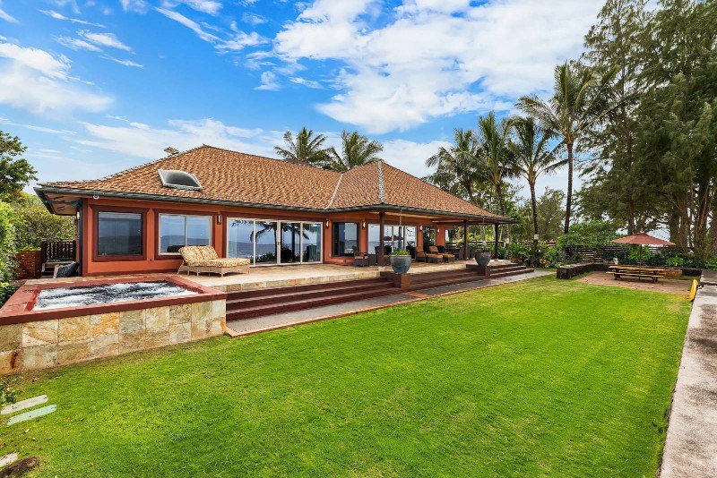 HawaiiLife's tweet photo. Chun’s Beachfront Estate – North Shore, Oahu. From Leane Darling REALTOR(A)

https://t.co/vCuQCjPPZk

"This is your opportunity to own one of the finest estates on the island of Oahu. It is situated in front of world famous surf break, Chun’s Reef." #hawaiilife #chunsreef https://t.co/0kGBW6FmCn