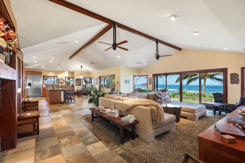HawaiiLife's tweet photo. Chun’s Beachfront Estate – North Shore, Oahu. From Leane Darling REALTOR(A)

https://t.co/vCuQCjPPZk

"This is your opportunity to own one of the finest estates on the island of Oahu. It is situated in front of world famous surf break, Chun’s Reef." #hawaiilife #chunsreef https://t.co/0kGBW6FmCn