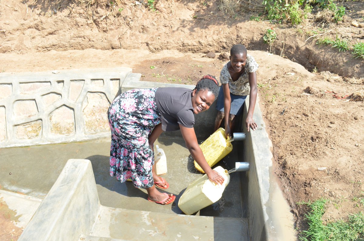 j414foundation's tweet photo. “Above all else, love one another deeply.” Mary Catherine Lane's clean water well now serves over 3000 people in the Bulocho village, as well as two neighboring schools. Thanks for sharing your love through the precious gift of uncontaminated water for this community! #cleanwater https://t.co/vazASWaO3P