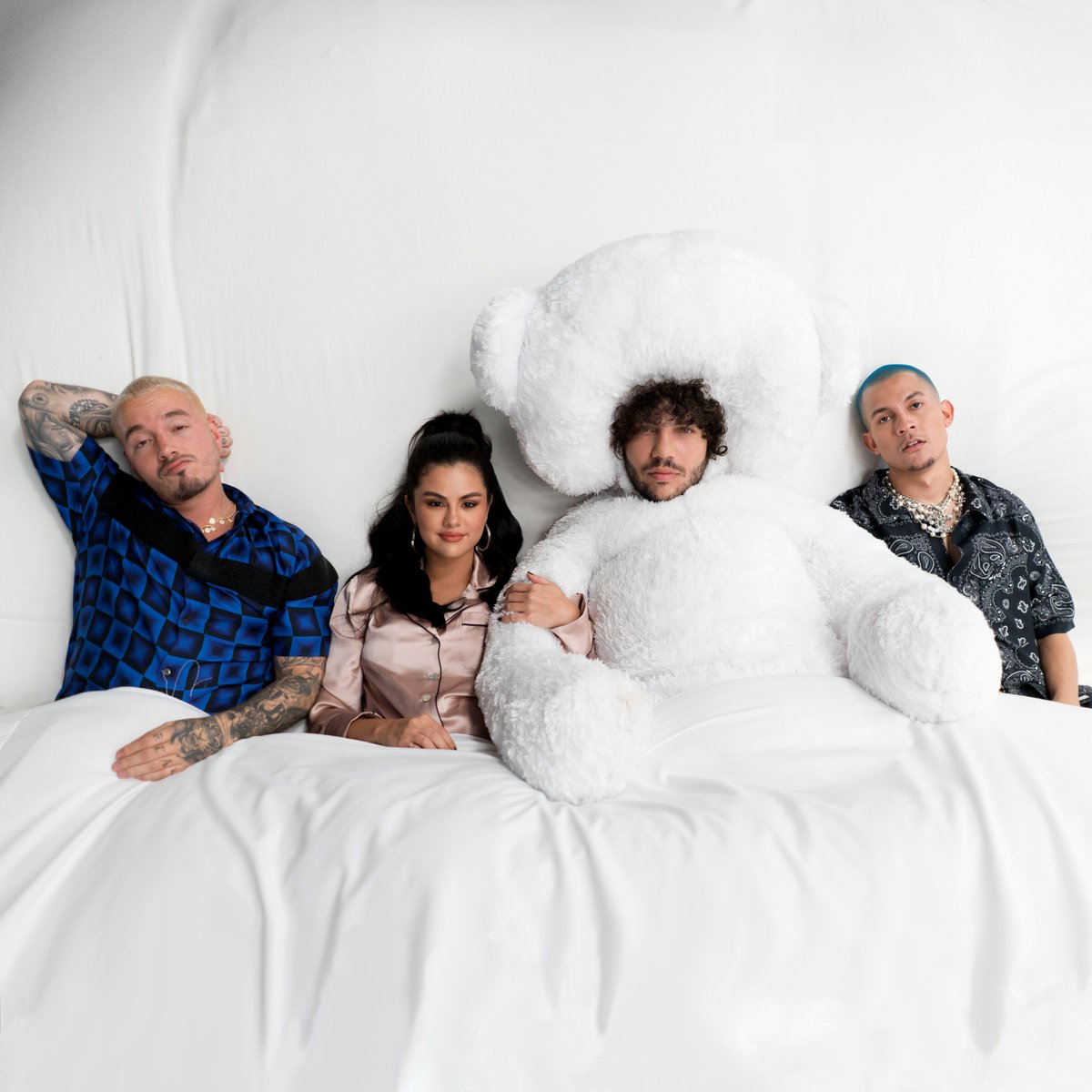 WE CAN'T GET ENOUGH 🎶
<a href="/selenagomez/">Selena Gomez</a> x <a href="/ItsBennyBlanco/">benny blanco</a> x <a href="/JBALVIN/">J BALVIN</a> x Tainy 

#ICantGetEnough - OUT NOW: smarturl.it/ICGE