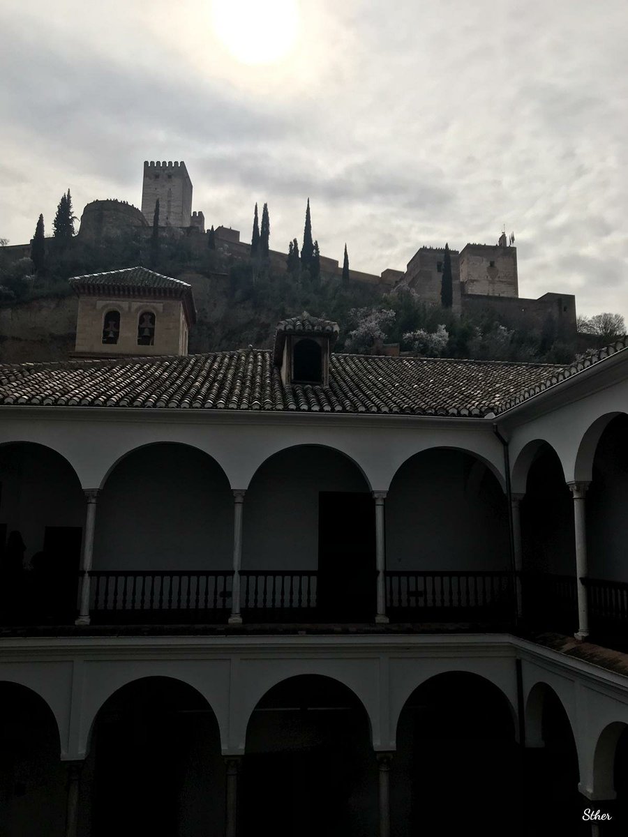 Vistas que enamoran. #Alhambra #Granada @PlanesGranada @megustagranada @granadaturismo @masquegrana @GranadaenFotos @turgranada @GranadaCTours