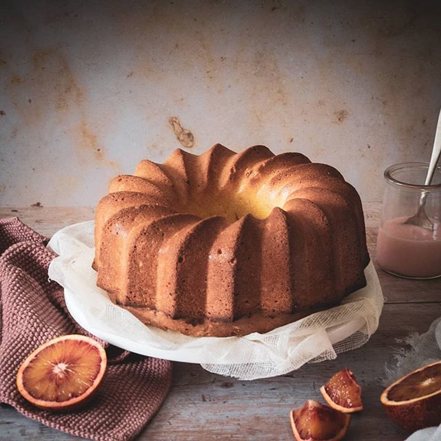 Confitbanane's tweet photo. Une petite part ? Je vous prépare l'article vite vite 😅
.
Bonne soirée @instagram .
#bundtcakelover #bundtcakesofinstagram #bundtcake #foodporn #huffposttaste #foodstyling #feedfeed #foodphotography #eeeeeats #beautifulcuisines #buzzfeast #heresmyfoo… https://t.co/FGcqd8w0dP https://t.co/KyWetaSCMA