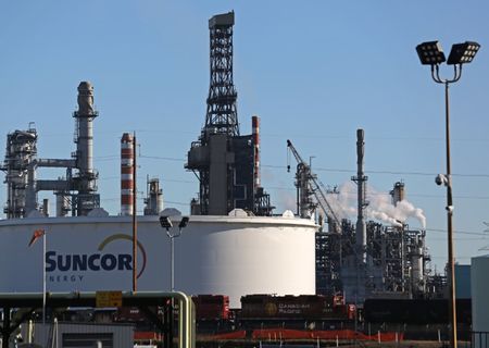 Fund managers tell us that Berkshire's move to return to Suncor is a validation of the company's integrated business model. The investment's value is up 23 percent so far. | <a href="/Reuters/">Reuters</a> reut.rs/2NhPVga | w/ <a href="/fergalsmith2/">Fergal Smith</a> <a href="/RodNickel_Rtrs/">Rod Nickel</a> &amp; Jon Stempel | $BRKB $SU
