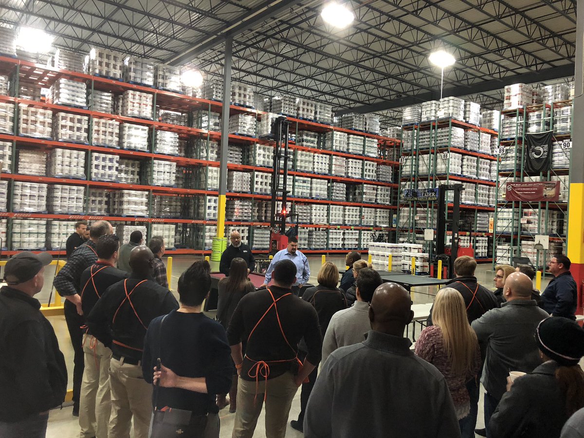 caseyo_behr's tweet image. Thank you @hdjustjoan @creasonovathd @BigJoeHomedepot @THDanthony for the support and allowing BEHR to train over 40 of your district’s leaders!!! Pro, Pro, Pro!!! @ScottRud1