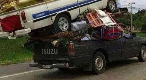 TheSun's tweet photo. HOW on earth did this driver manage to travel like that?! We've not seen anything like it 😲 https://t.co/ZpaSg4gRpa https://t.co/os1ocMnoWw