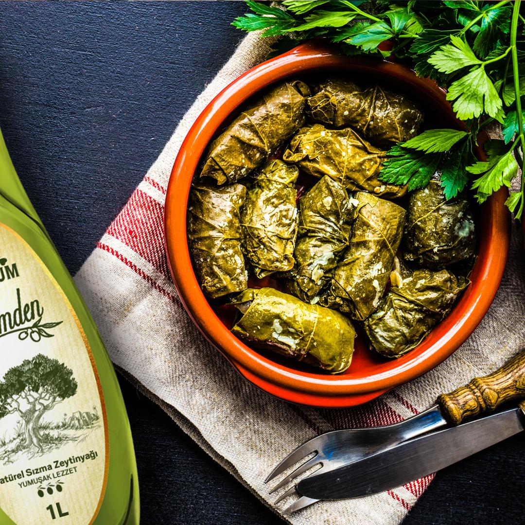 Konu hafif lezzetler olunca, herkesin kalbinde biraz Ege var.. Egemden, mevsiminde ve taptaze Deniz Mahsullü Pazı Sarma tarifini afiyetle sunar. #Egemden ❤️ #YemekTarifi #DenizMahsullüPazıSarma 👌

Tarif için tıkla -> bit.ly/EgemdenPaziSar…