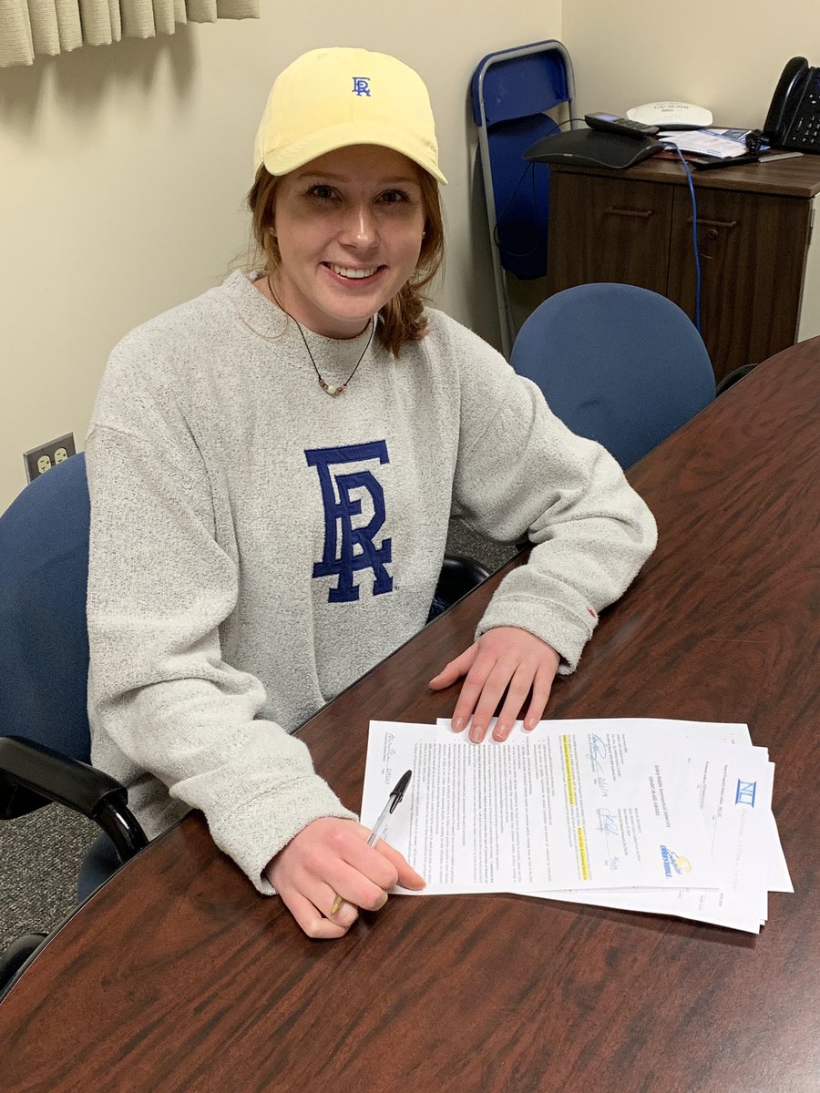 Congrats to All-stater and multiple school record holder Anna Miller for signing her NLI scholarship to run at Embry Riddle next year! 🥇💪🏽