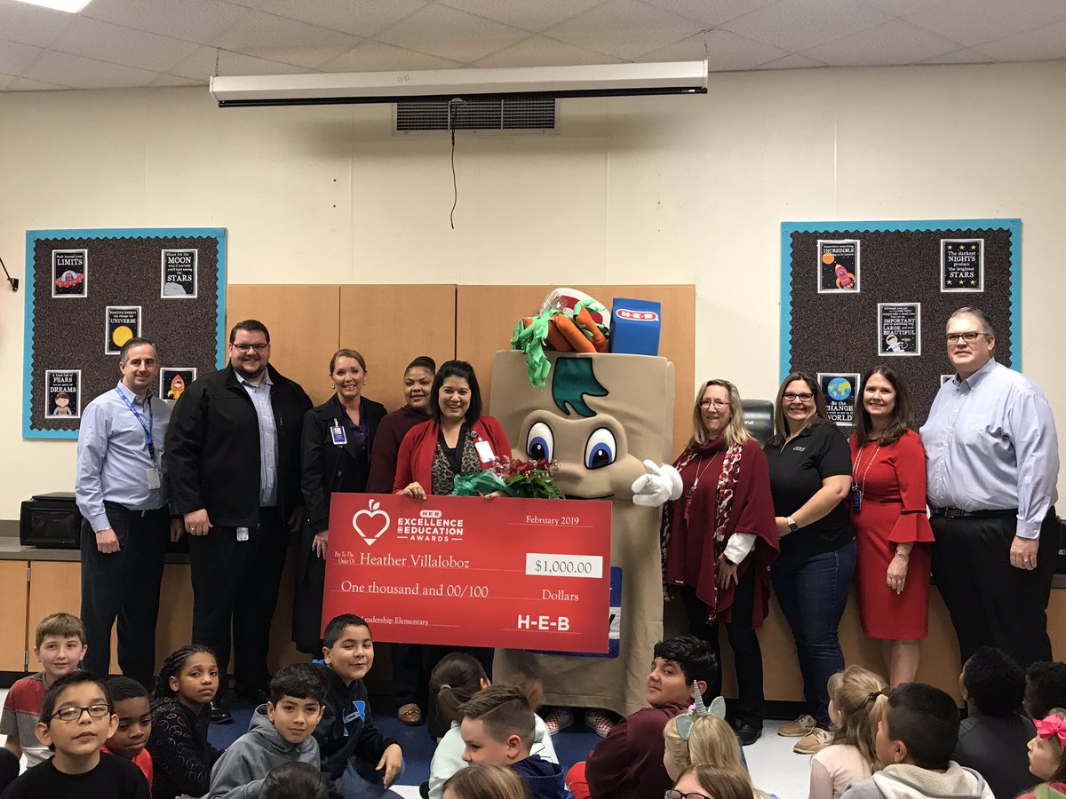 combs281's tweet image. Congratulations to Heather Villaloboz, 4th grade teacher at @ECMasonElem, for being recognized as an @HEB Excellence in Education Educator. We are extremely proud of you and are thankful for the way you inspire and care for students!