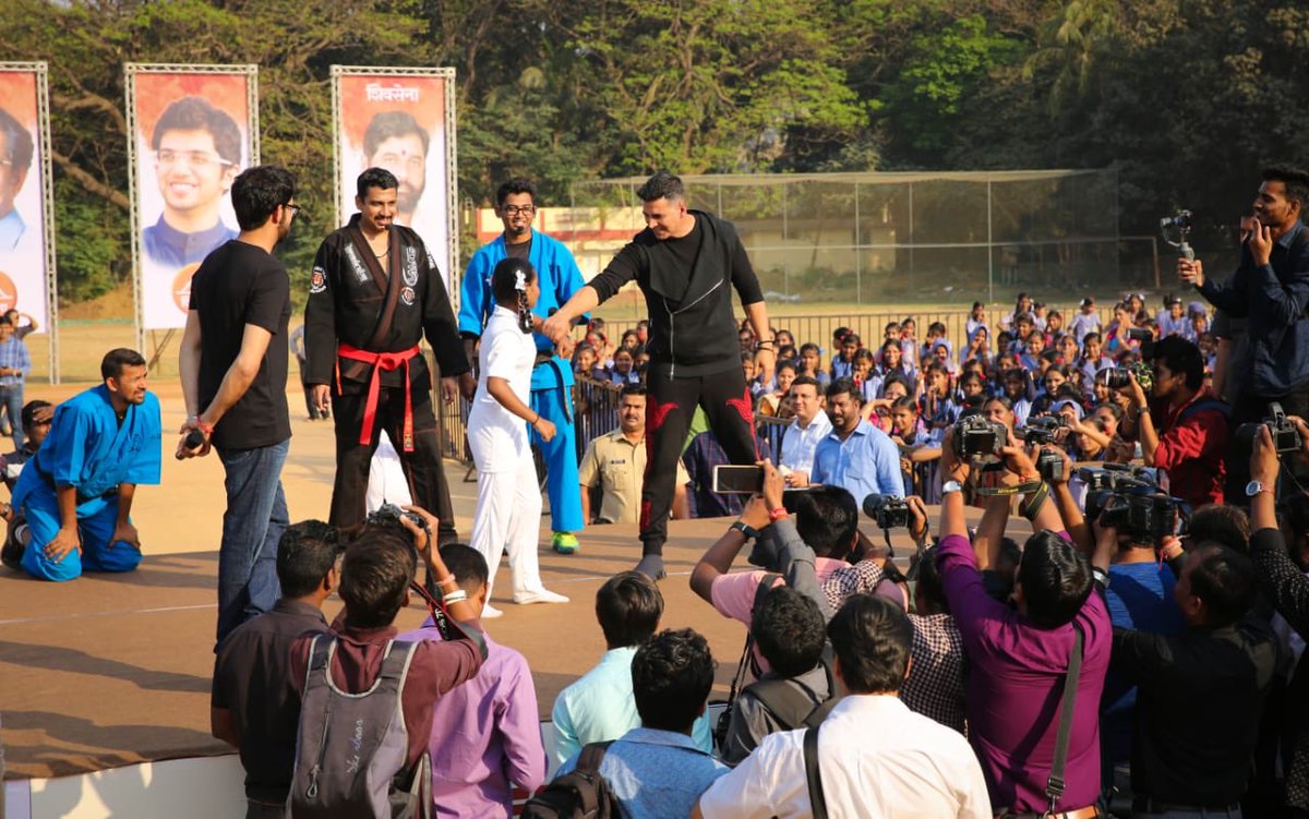 Taking our Self Defence initiative to different cities, today in Thane. While training girls in self defence for free doesn’t give us much of a reason to boast, it is something that we need to do across India. Girls must be safe no matter where they go, at what time.