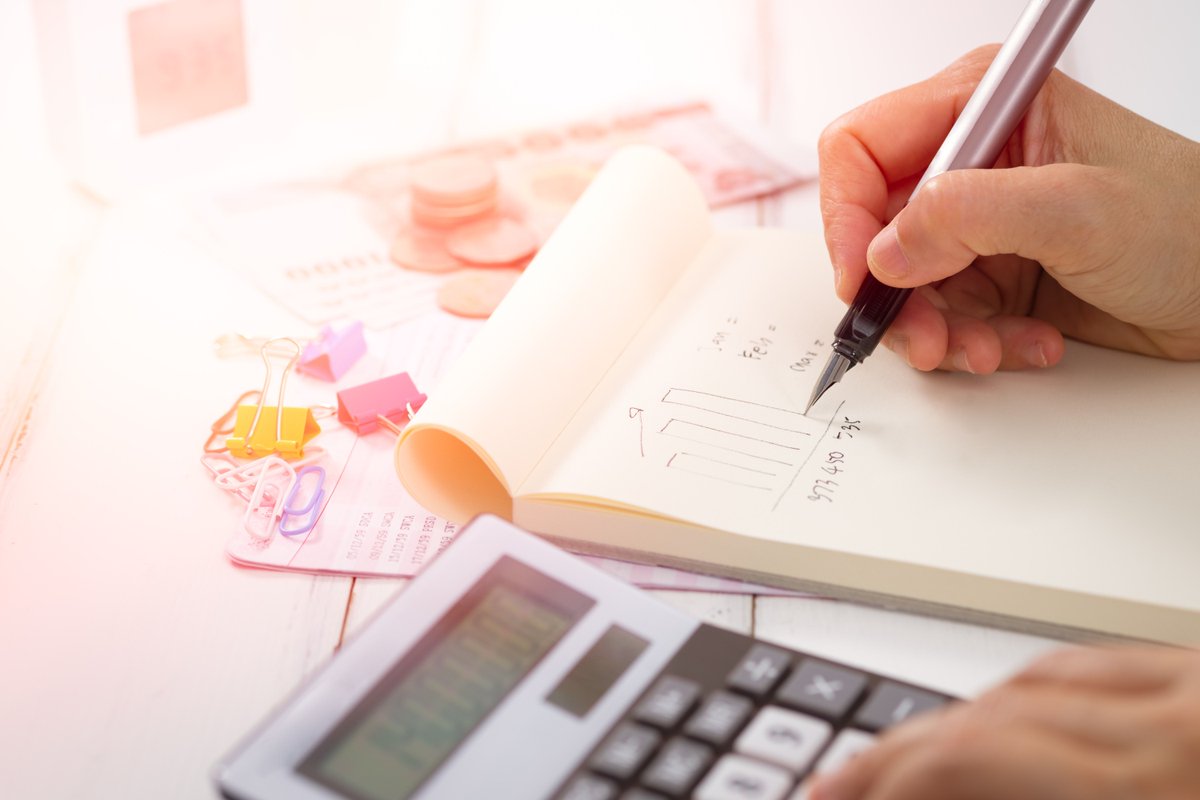 learnsignal's tweet photo. People who study #ACCA often go on to work for a Big Four accountancy firm. But you don’t have to wait until you have an #ACCAqualification! https://t.co/qhosj31ROY #KPMG #EY #Deloitte #PwC #career #accountaing https://t.co/hDzq2nFqH4