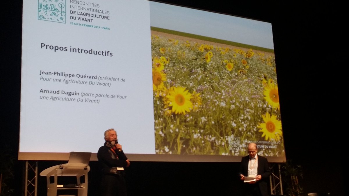 "Le soleil sur un #sol nu est le pire ennemi de l'#agriculteur. La fertilité repose sur 2 seuls piliers: #couverts végétaux et #agroforesterie" c'est parti pour 4 jours d'#agroécologie lors des #RIAV #SolVivant <a href="/Verdeterreprod/">Ver de Terre production</a> <a href="/Agriduvivant/">Pour une Agriculture du Vivant</a>