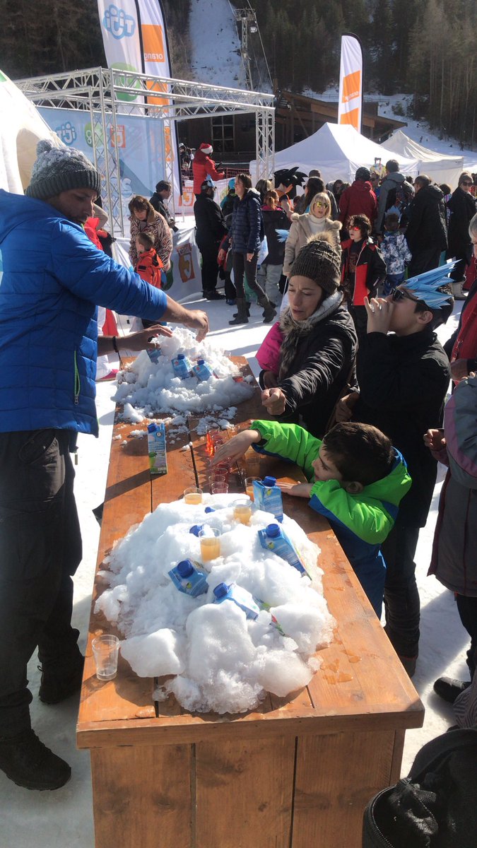 LAEvenements's tweet photo. Toute l’équipe des kids à la neige est installée pour 2 jours au cœur de la station de La Norma https://t.co/TN8G72fir0