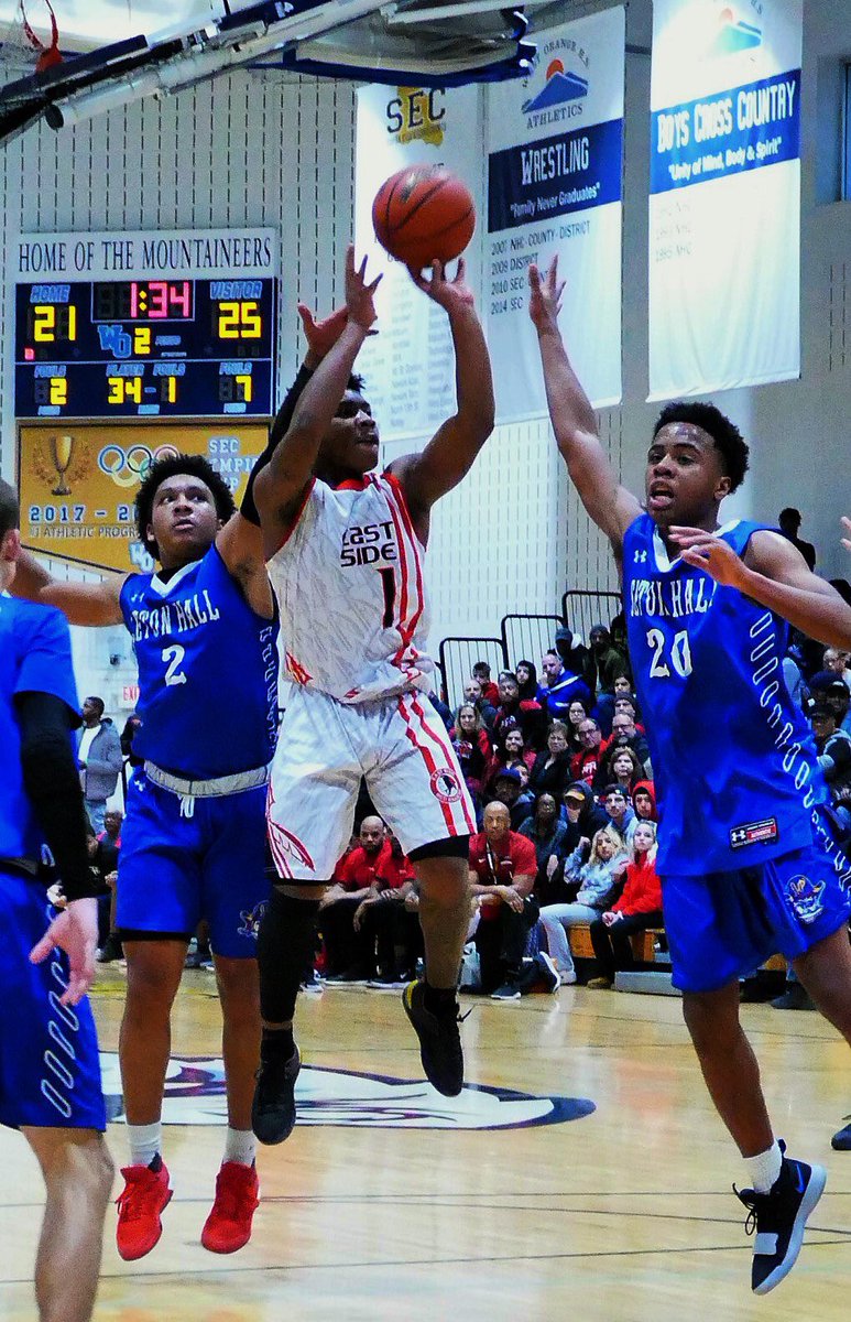NANNPHOTO51's tweet photo. NJ HS boys basketball ECT semis Eastside vs SHP photos and digital at https://t.co/ex6QCy9kKN  #njhoops #NJHoopsHaven #njboysbasketball #EssexSportsNJ #DaSideBball #SHP_Athletics #EastsideHS #SetonHallPrephs #Devils_Fan1978 https://t.co/Mubs6041cE