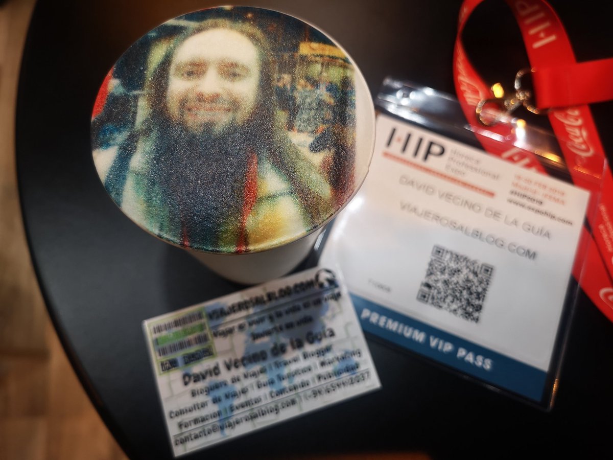 viajerosalblog's tweet photo. ¡Soy yo!, mis #barbas han salido perfectas en mi #foto #impresa 3D a color en el #café del #stand de @santander_es en @expohip #HIPA2019 @feriademadrid #Santandergastro #BancoSantander #Hospitality #Innovation #HORECA #FeriaDeMadrid #turismo #gastronomía #pornfood... ¡Qué chulo! https://t.co/BMZtn8MH05