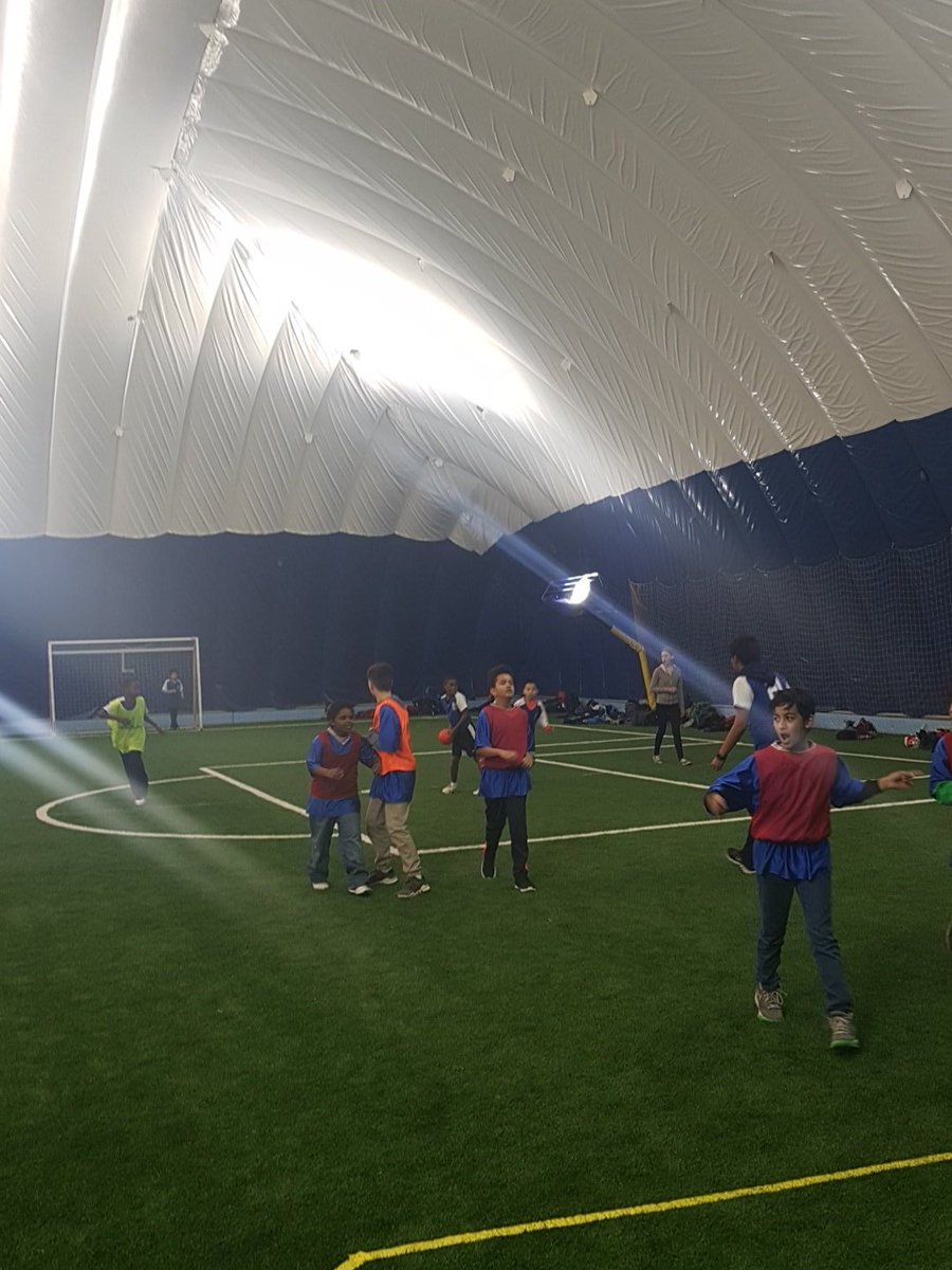mmeangelel's tweet photo. Boy's handball tournament at the OZ Dome @StMichaelOCSB https://t.co/07CwPELxve