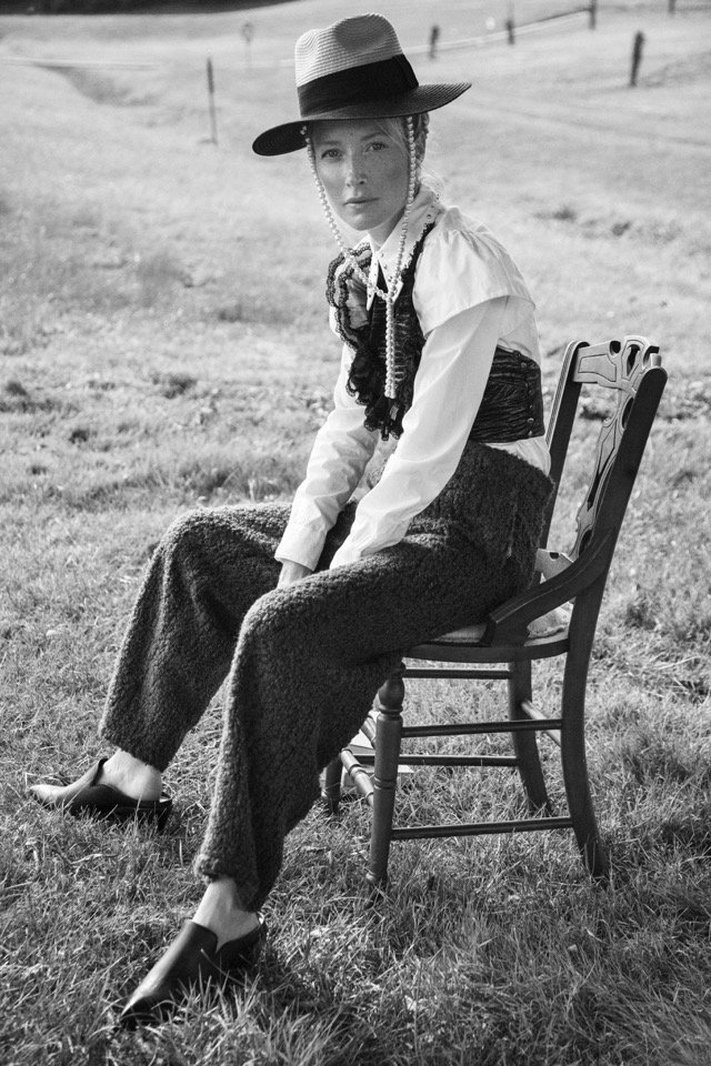 JudyINC's tweet photo. Beautiful new work by Felicia Ann Ryan for L'Officiel Kazakhstan ✨
Photography: Lénaïc Sanz
Fashion Styling: Felicia Ann Ryan, Judy Inc.
⠀⠀��⠀⠀⠀⠀⠀⠀
#fashion #styling #editorial #photography #fashionphotography #lofficiel #print #magazine #clothing #style https://t.co/aFNIFE7nE8