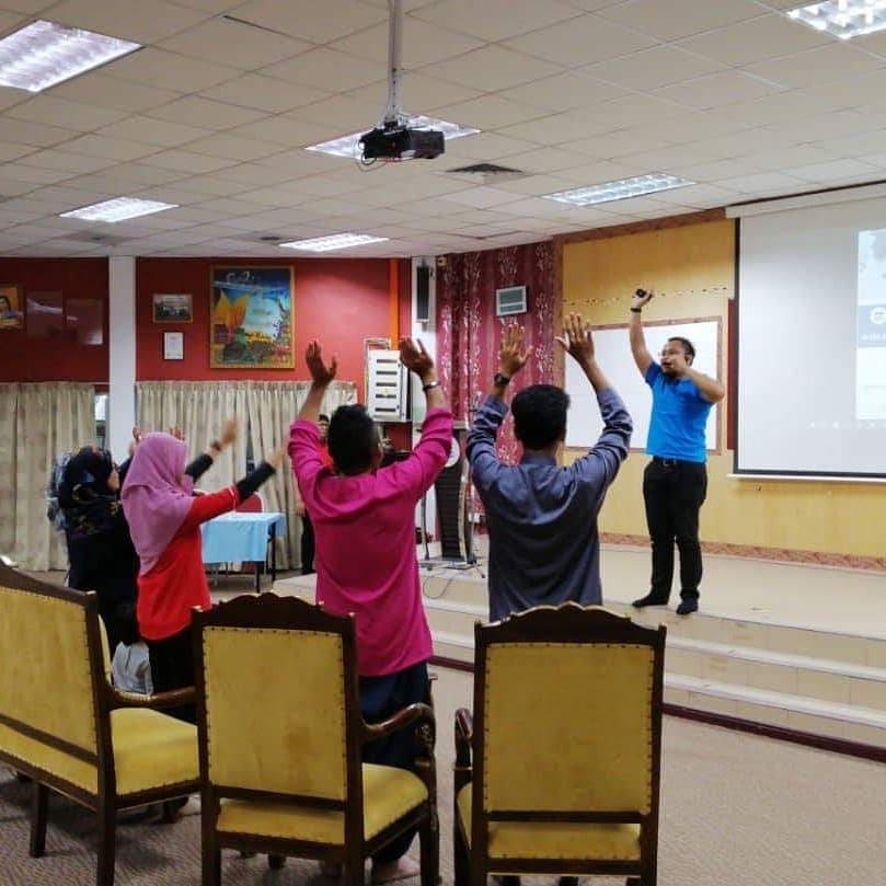 twtbioss's tweet photo. BIOSS SHARING SESSION 
On 18th February 2019, A sharing session with title of  "Self awareness and mental health problem among young people" has successfully organized in DSM with Encik Abang Afzalurrahman bin Abang Ahmad which is an amazing speaker.

We Unite, We Lead, We strive https://t.co/l0O960YnBD