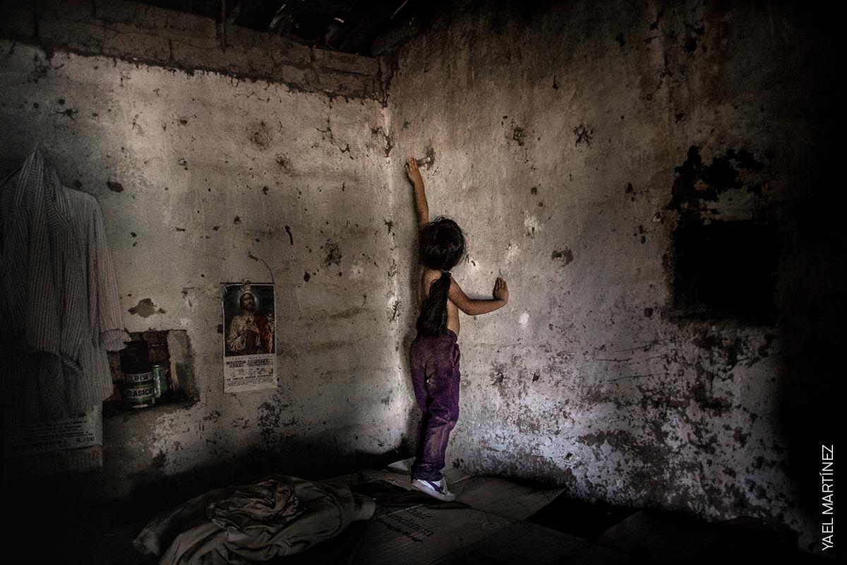 CuartoscuroMex's tweet photo. ¡Felicidades a Yael Martinez, mexicano nominado al @WorldPressPhoto en la categoría Historias de largo aliento por su proyecto La casa que sangra! 👏 https://t.co/WIkAy4WJGq