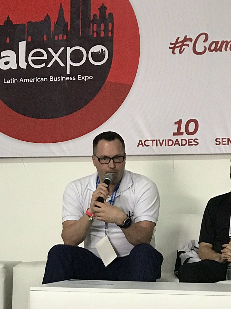 MORBOLIVE's tweet photo. Privados vs tokens @ViveLalexpo @ImLiveCom nosotros amamos los privados #Lalexpo2019 https://t.co/HkWwBIHByj