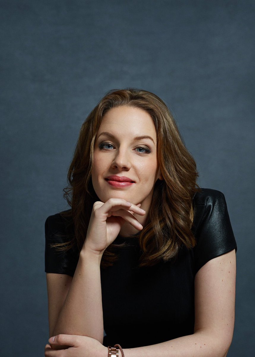 MuellerPics's tweet photo. Happy birthday Jessie Mueller 💗 https://t.co/CJIDUs763T