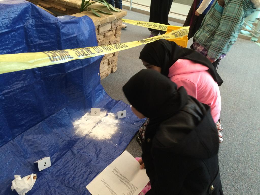 tuSTEMcenter's tweet photo. Using science to solve crimes: an investigation! #StudentsdoingSTEM #SciTechTU #TowsonUniversity #TUproud #TUCSE https://t.co/QJ15RDXovM