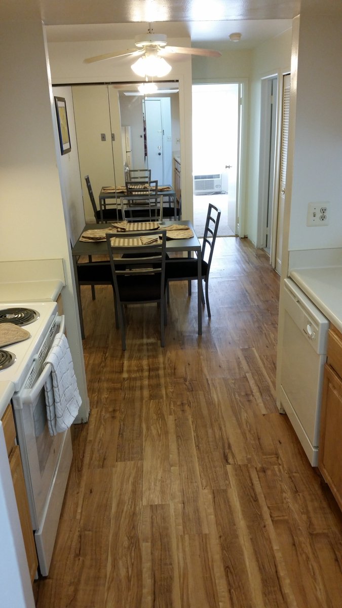 ahillsapts's tweet photo. Beautiful 2 bedroom ava w/new wood floors! Call to reserve today 248-373-2196 https://t.co/A3V4niQyhX
