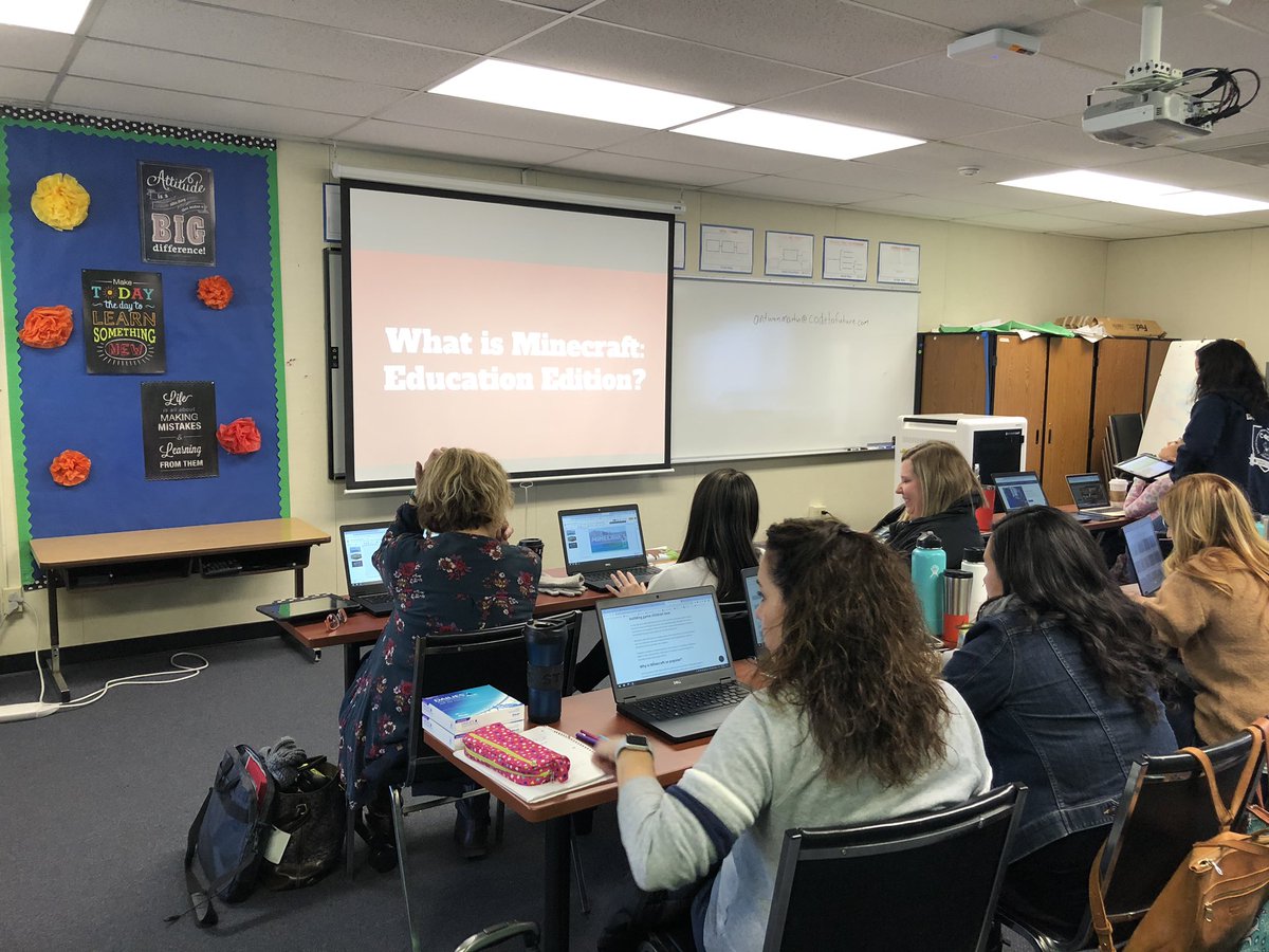 elcerritolhcsd's tweet image. Getting our @Minecraft on! @PlayCraftLearn #ScottiePride #CodeToTheFuture