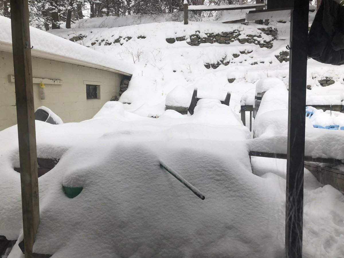 bubblyukhei's tweet photo. STOP SNOWING PLEASE https://t.co/DH8kwYgZnm