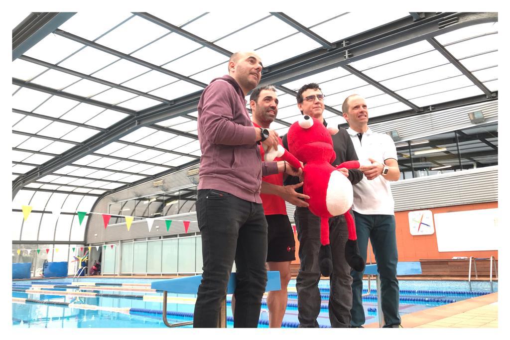 Avui un dels dies que em fan sentir més orgullós de formar part del <a href="/cnvic_etb/">Club Natació Vic ETB</a> i la seva gent.
Presentació del projecte "Cap infant sense nedar!", on el club volia fer-se càrrec d'ensenyar a nedar a 32 infants de 5 a 12 anys de families en exclusió social i....