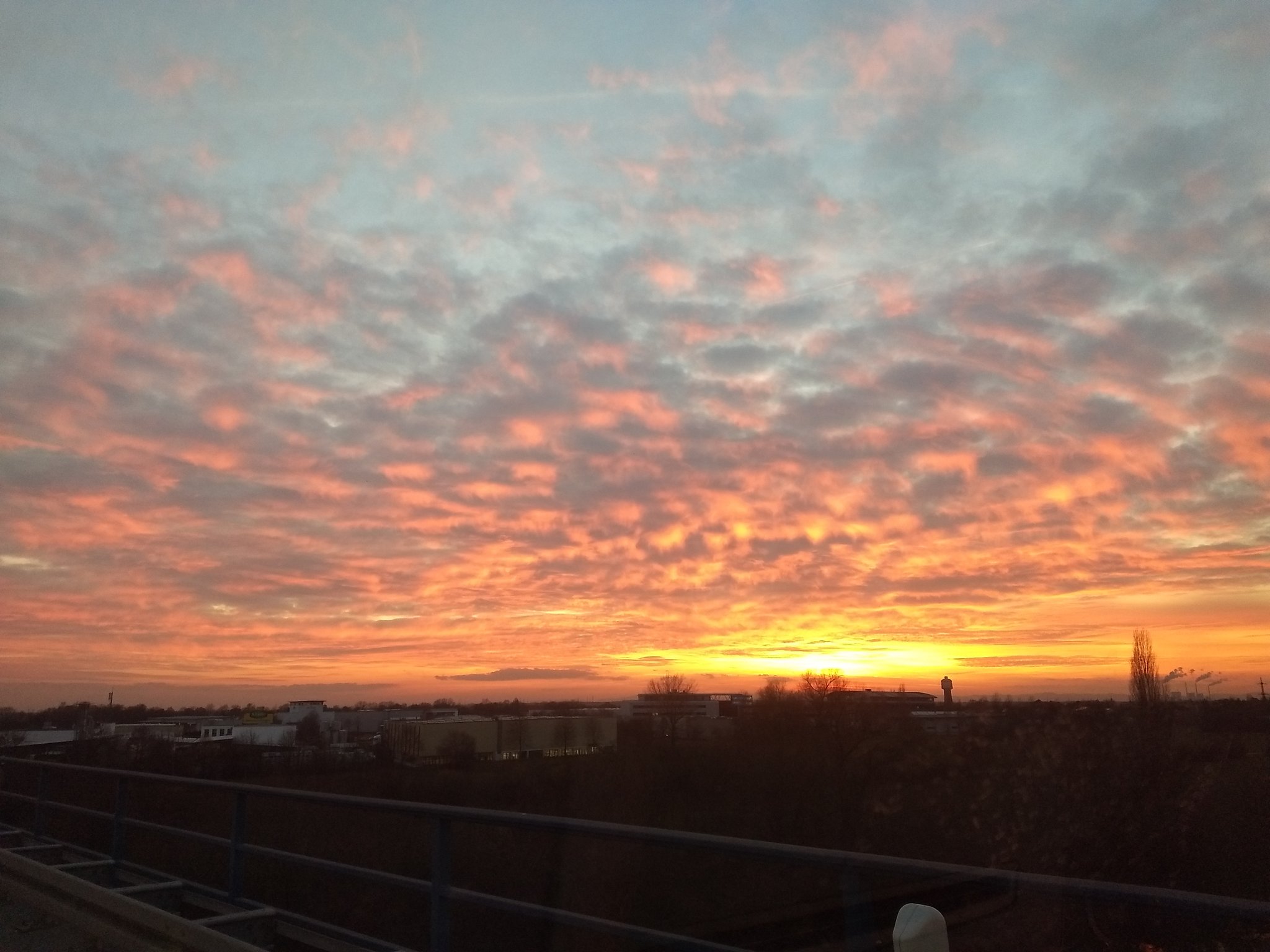 Sentoki Sushi Wolkenbilder Einen Schonen Abend Allen Tweepys